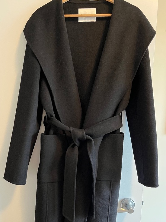 Gentle Herd Jackets & Blazers - NWOT Gentle Herd 100% Wool Belted Wrap Coat - Black, Large